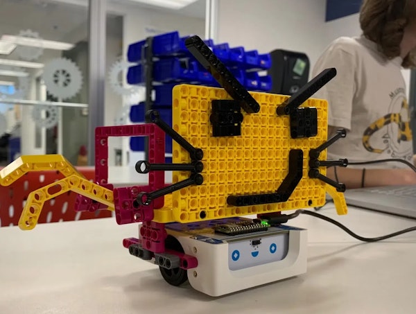 Personalize your Arduino Alvik robot with LEGO® Technic, 3D printing and more!